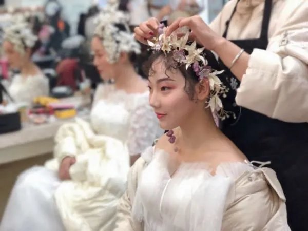 想学化妆去哪里学比较好？