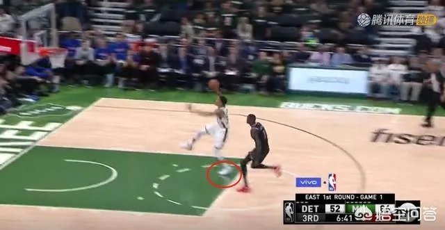 天赋炸裂！字母哥实战中上演罚球线扣篮，这球有多难？