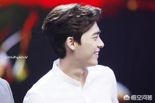 王思聪为什么最近和李易峰走得很近？