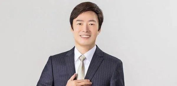 女有邓丽君,男有费玉清,为何说费玉清的音色是男版邓丽君?