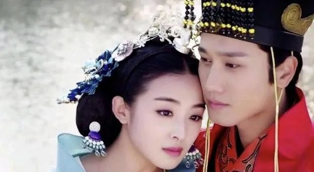 如何看待张含韵否认与彭冠英结婚，并称自己单身？