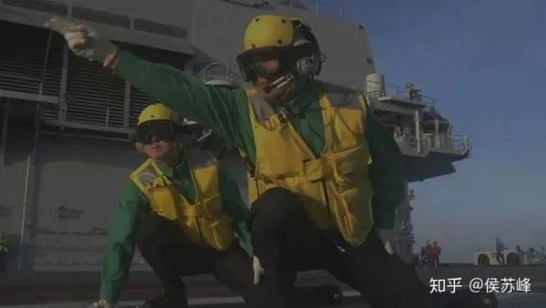 航母舰载机起降到底有多复杂？为什么说“它”的危险系数最高？