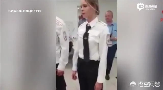 冲入俄罗斯世界杯决赛赛场的四名球迷处罚新鲜出炉，你怎么样看待他们受到的处罚？