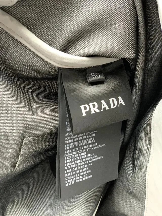 普拉达的服装风格是什么？