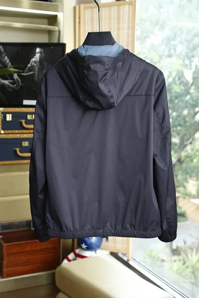 普拉达的服装风格是什么？