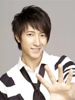 男生斜刘海发型