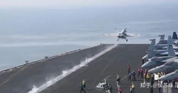 航母舰载机起降到底有多复杂？为什么说“它”的危险系数最高？