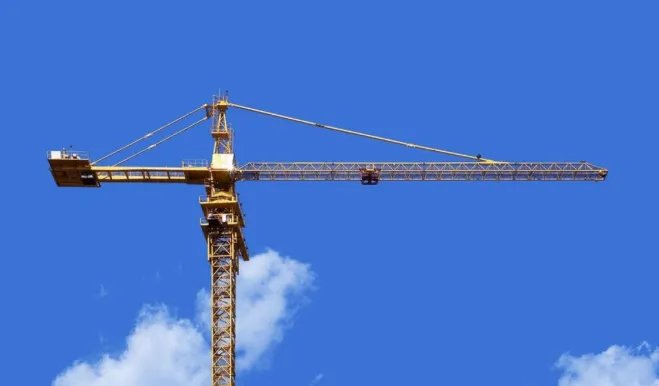 塔式起重机升降过程中,禁止