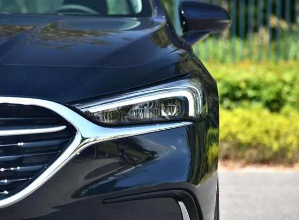 不到22万的中大型轿车，入门版的别克君越，配置够用吗？