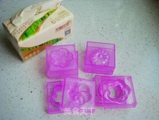 莲蓉花朵和果子