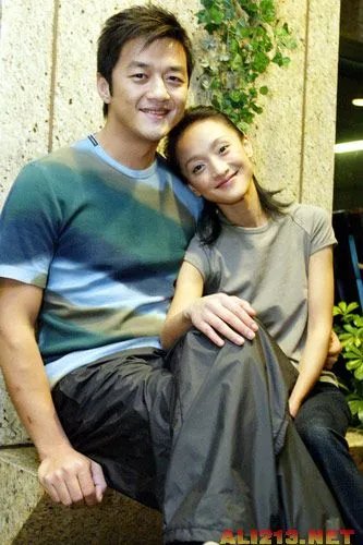 周迅谢霆锋恋情被爆 盘点周迅20年的8任男友