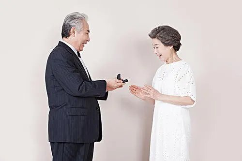 “京牌”黑市,“闪婚闪离”只为买卖车牌,婚姻能如此儿戏吗?