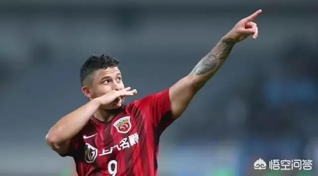 亚冠淘汰赛中上港客战鹿岛鹿角,联赛伤退的胡尔克出乎意料随队出征,他能出场比赛吗?