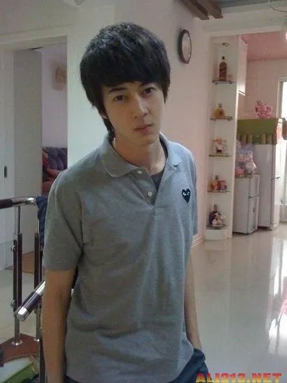 高校帅哥校草大搜罗 哪个是你的梦中情人呢？