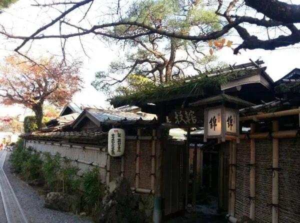 日本对中国游客开启网上签证，究竟什么是网上签证？