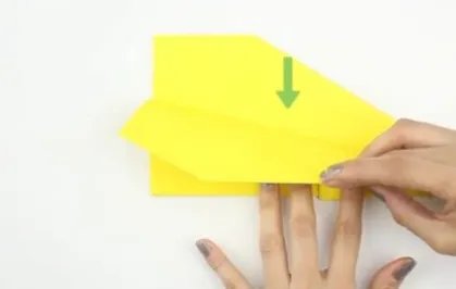 “开学第一课”中的歼15纸飞机怎么折