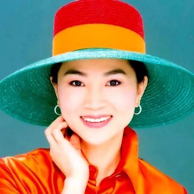 帽子天后凤飞飞为什么总戴帽子？