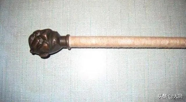 古代战场上，有使用“独脚铜人”作兵器的吗？