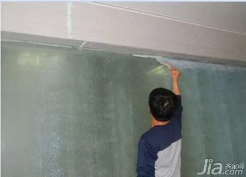 刷漆前一定要用加固剂吗 为什么墙面会起包？