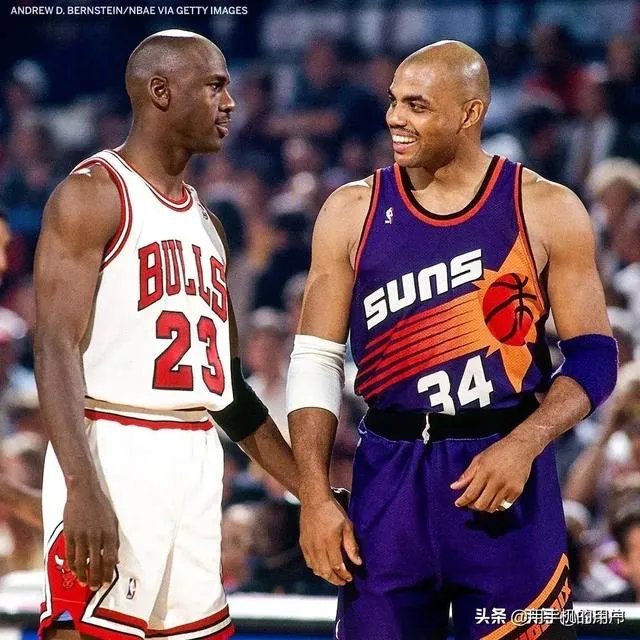 乔丹在打不过活塞时，选择和同届的奥拉朱旺抱团，可以几个冠军？