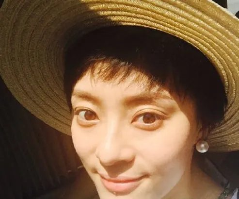 孙俪眼睛抢镜 素颜照片曝光