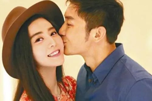 李晨分手后首现身，他们分手的原因主要是什么？