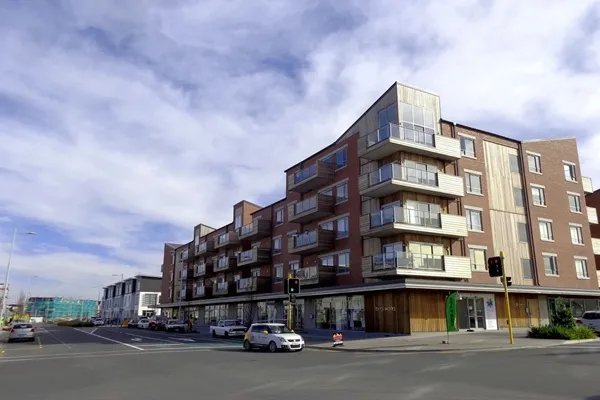 天降铁球砸死女婴整栋楼被判赔,为何网友却说判决公平?