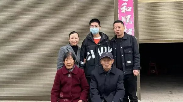 孙海洋夫妇顺利接到孙卓，你对这件事有何感触？