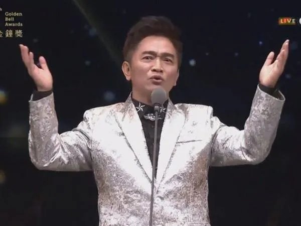 吴宗宪综艺节目抖胸舞播出 美女的表演使评委们害羞