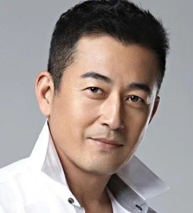 为娶张歆艺丢弃原配，与儿子闹翻的王志飞，后来怎样？