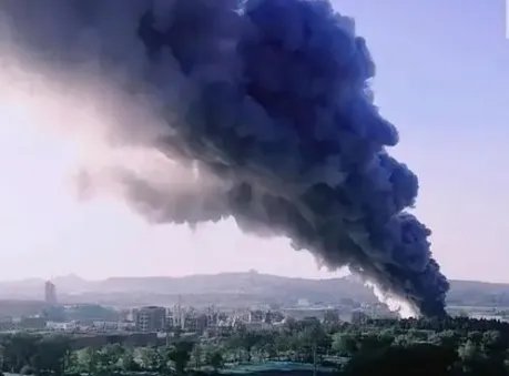 山东淄博一化工厂爆炸发生大火，现场情况如何？