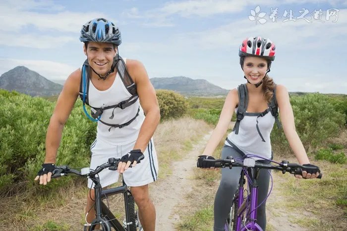 小林制药洗眼液哪个颜色好  颜色区别在哪里