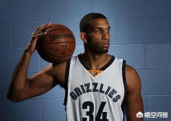 火箭签下约翰逊和赖特的话,周琦会不会成为第三个拥有总冠军戒指的中国人?