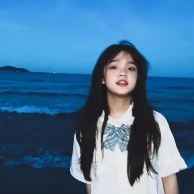 你好，陌生人，上大学了，谈了一个多月的恋爱了，可是连手都没牵过，正常吗？