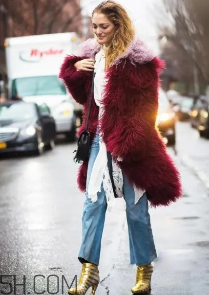 穿短靴怎么配衣服好看？短靴搭配什么上衣？