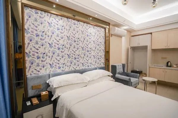 两个已婚的异性住酒店