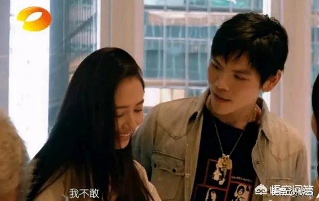 如何看待向佐和郭碧婷的恋情，你觉得他们般配吗？