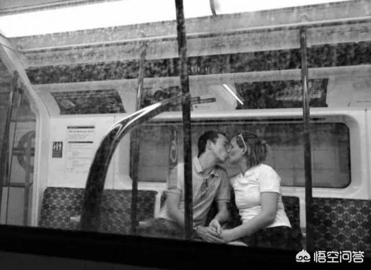 有哪些擅长以地铁为场景拍照的摄影师？