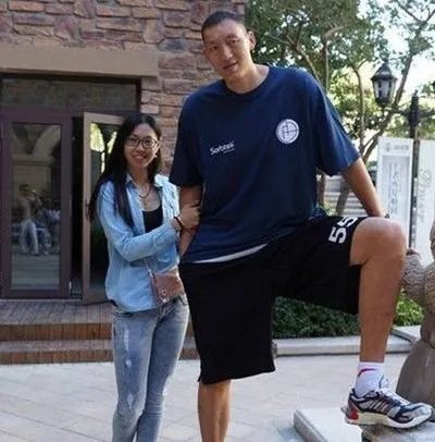 孙明明和姚明哪个高