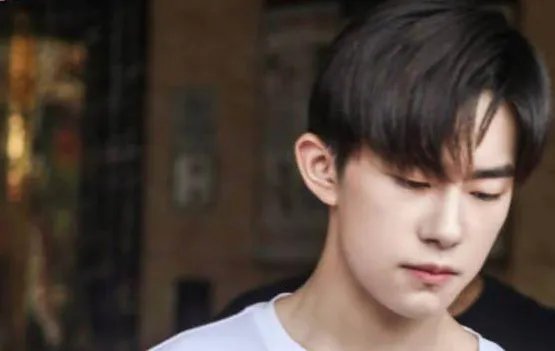 易烊千玺假期胖了10斤，假期长胖了的你是怎样的心理？