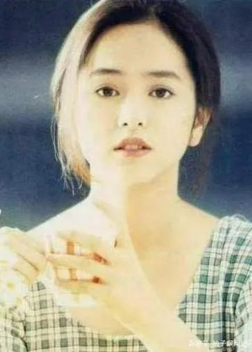 叶蕴仪是如何从一个“糖瓷娃娃”变成“玉奶奶”的？