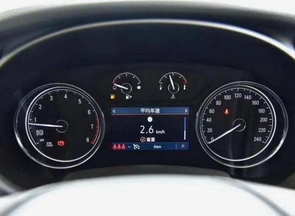 不到22万的中大型轿车，入门版的别克君越，配置够用吗？