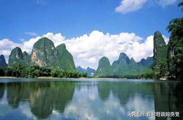 我拉东西从村里出村路上过，村民不让过要钱，他们合理吗？