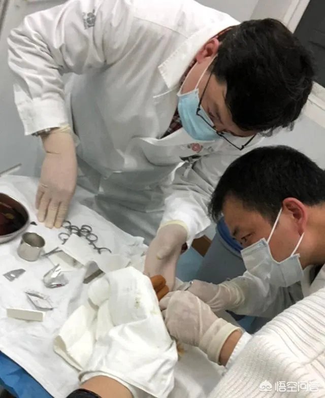 韩德君手掌骨折，出战成疑，辽宁队能不能拿下北京队？