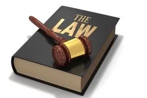 酒驾男弃车逃跑撞进特警怀里，当时的情况是怎样的？