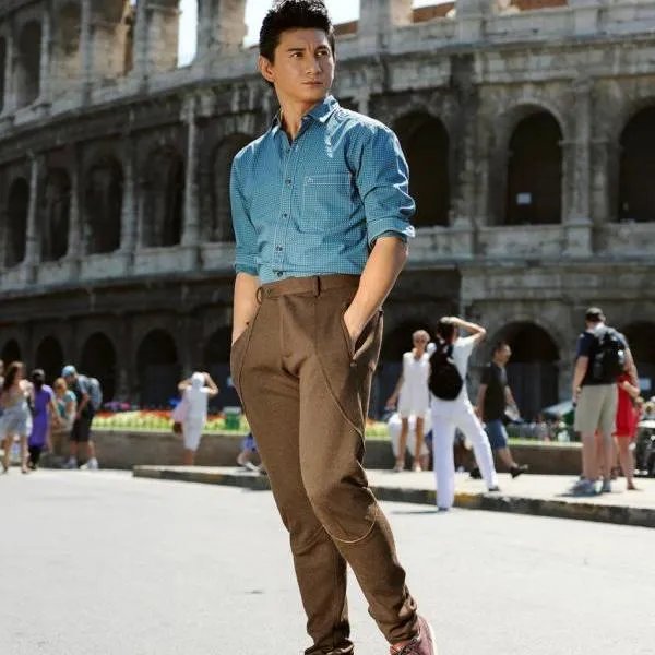 《英雄联盟》的主播小智到底长什么样子？有没有真实的照片？