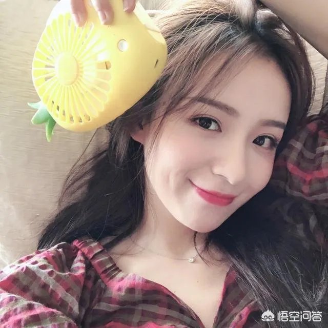 斗鱼二珂又发新专辑了，为什么她之前在熊猫没有火起来？