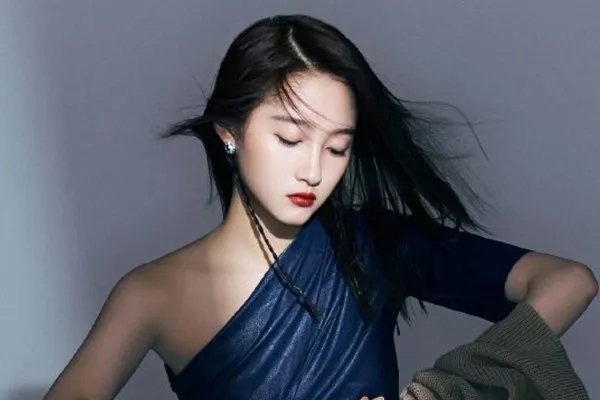 网友戏称“京城格格”，童星关晓彤的家世真的如此显赫？