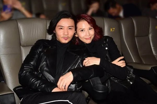 蔡少芬三胎孕肚明显,为何她的第二胎和第三胎差了好几年?