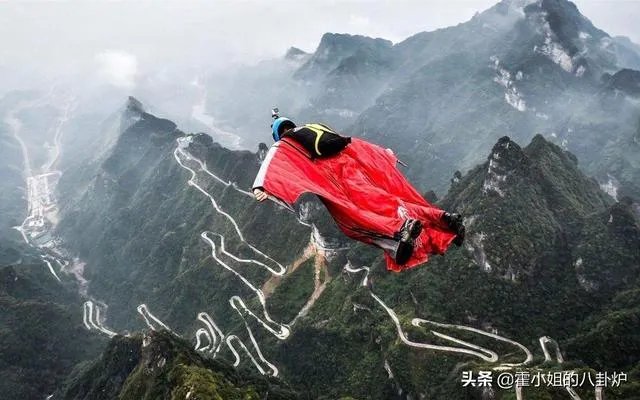 女大学生在张家界翼装飞行失踪,定位和手机都没带,生还的可能性大吗?